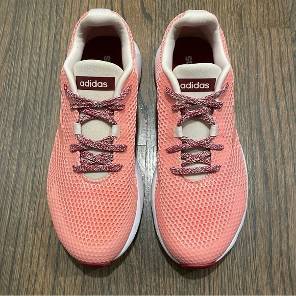 Adidas Sooraj running shoes in Glow Pink / Cloud White / Semi Coral EE9930 - Picture 2 of 11